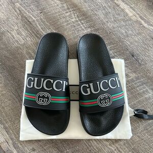 Gucci slide size 37 US size 7